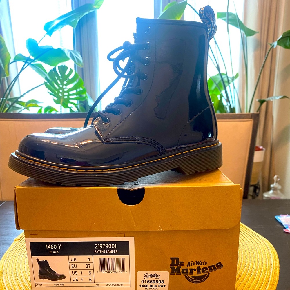 Dr. Martens - Black patent leather - style 1460 Y